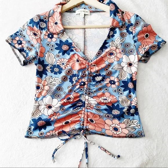 NWOT 70’s Hippie Floral Print Ruched Drawstring Crop Top - Picture 2 of 8